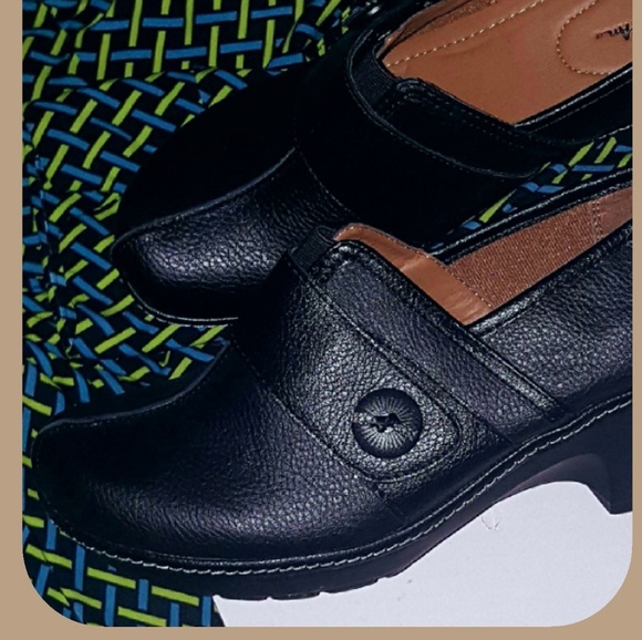 โผFINAL SALEโผ CLOGS ** SUPER COMFORTABLE!! - Picture 3 of 7